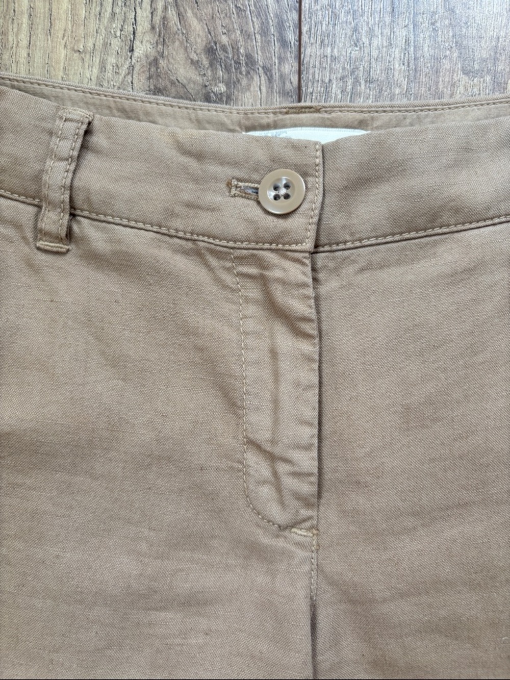 Women's J.Crew Linen-Blend Bermuda Shorts - Picture 3 of 6